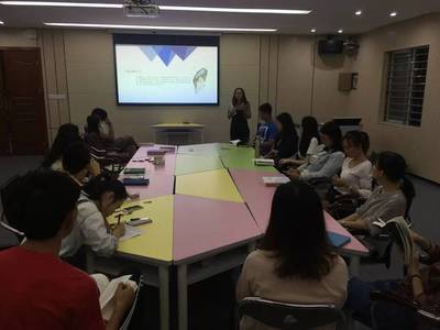 認真學習的你最美麗！——記長安中心小學青年教師培訓活動